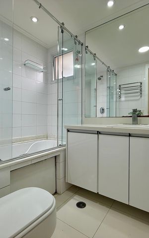 Apartamento para alugar com 160m², 4 quartos e 2 vagas Apartamento para alugar com 160m², 4 quartos e 2 vagasBanheiro Suite 1