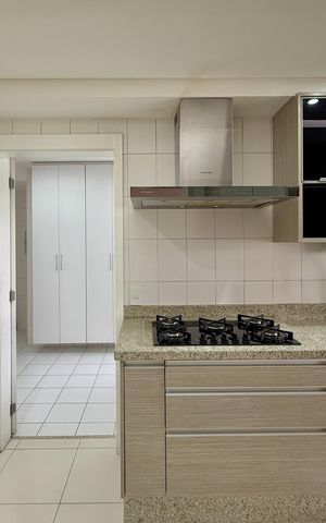 Apartamento para alugar com 160m², 4 quartos e 2 vagas Apartamento para alugar com 160m², 4 quartos e 2 vagasCozinha