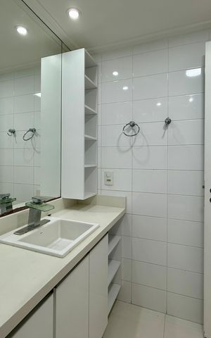 Apartamento para alugar com 160m², 4 quartos e 2 vagas Apartamento para alugar com 160m², 4 quartos e 2 vagasBanheiro Suite 1