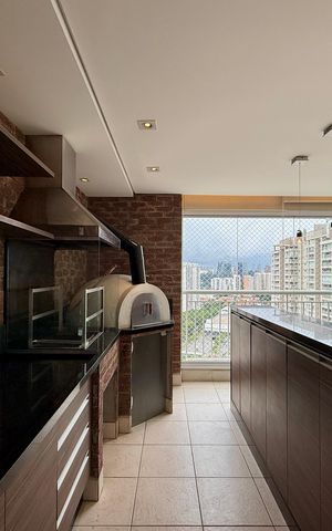Apartamento para alugar com 160m², 4 quartos e 2 vagas Apartamento para alugar com 160m², 4 quartos e 2 vagasVaranda