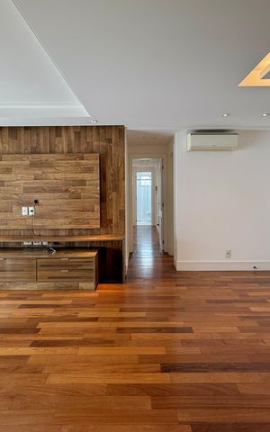 Apartamento para alugar com 160m², 4 quartos e 2 vagas Apartamento para alugar com 160m², 4 quartos e 2 vagasSala