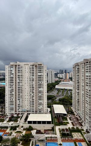 Apartamento para alugar com 160m², 4 quartos e 2 vagas Apartamento para alugar com 160m², 4 quartos e 2 vagasVista