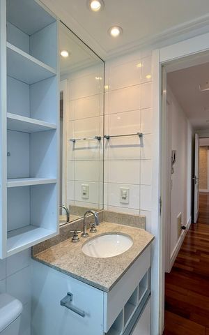 Apartamento para alugar com 160m², 4 quartos e 2 vagas Apartamento para alugar com 160m², 4 quartos e 2 vagasBanheiro Social