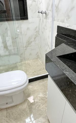 Casa de condomínio para alugar com 300m², 5 quartos e 4 vagasBanheiro quarto 4