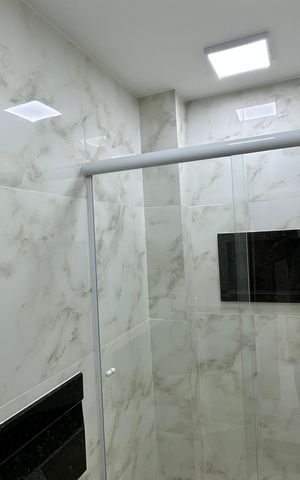 Casa de condomínio para alugar com 300m², 5 quartos e 4 vagasBanheiro quarto 5
