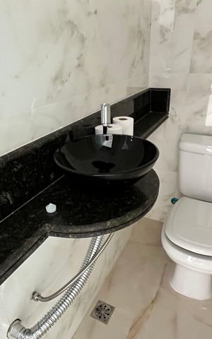 Casa de condomínio para alugar com 300m², 5 quartos e 4 vagasLavabo