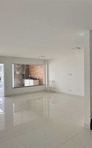 Casa de condomínio para alugar com 300m², 5 quartos e 4 vagasSala