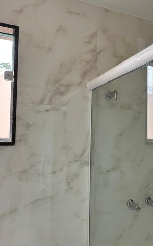 Casa de condomínio para alugar com 300m², 5 quartos e 4 vagasBanheiro quarto 1