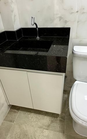 Casa de condomínio para alugar com 300m², 5 quartos e 4 vagasBanheiro 