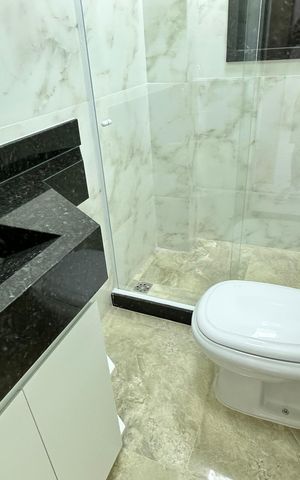 Casa de condomínio para alugar com 300m², 5 quartos e 4 vagasBanheiro quarto 5