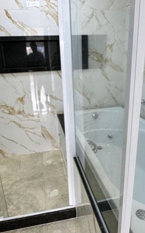 Casa de condomínio para alugar com 300m², 5 quartos e 4 vagasBanheiro quarto 2