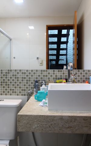 Casa de condomínio à venda com 160m², 3 quartos e 2 vagasBanheiro Social