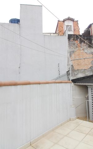 Casa à venda com 107m², 3 quartos e 2 vagas Casa à venda com 107m², 3 quartos e 2 vagasQuintal Superior