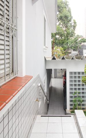 Casa à venda com 107m², 3 quartos e 2 vagas Casa à venda com 107m², 3 quartos e 2 vagasCorredor