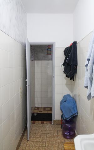 Casa à venda com 107m², 3 quartos e 2 vagas Casa à venda com 107m², 3 quartos e 2 vagasCasa 1 - Banheiro
