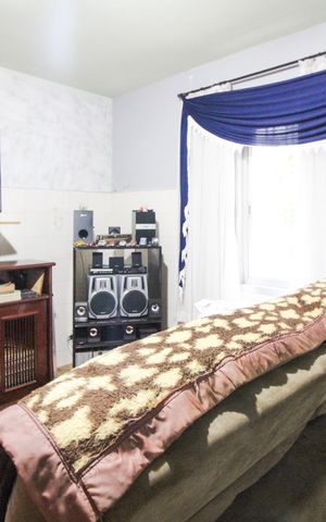 Casa à venda com 107m², 3 quartos e 2 vagas Casa à venda com 107m², 3 quartos e 2 vagasCasa 1 - Sala/Quarto/Cozinha
