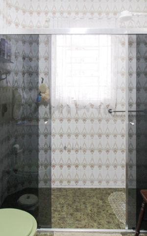 Casa à venda com 107m², 3 quartos e 2 vagas Casa à venda com 107m², 3 quartos e 2 vagasCasa 2 - Banheiro