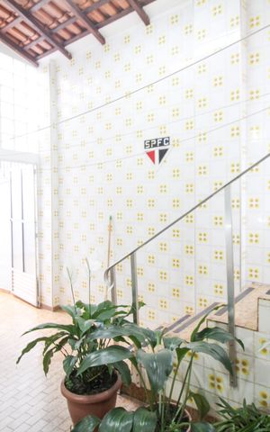 Casa à venda com 107m², 3 quartos e 2 vagas Casa à venda com 107m², 3 quartos e 2 vagasQuintal/Área de Serviço
