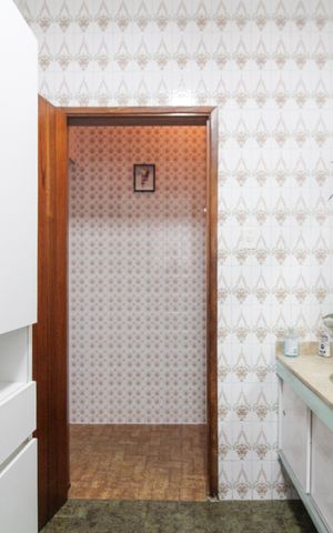 Casa à venda com 107m², 3 quartos e 2 vagas Casa à venda com 107m², 3 quartos e 2 vagasCasa 2 - Banheiro