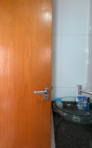 Apartamento à venda com 150m², 3 quartos e 2 vagas Apartamento à venda com 150m², 3 quartos e 2 vagasBanheiro da Suíte