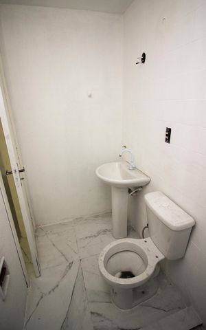 Apartamento à venda com 48m², 2 quartos e 1 vaga Apartamento à venda com 48m², 2 quartos e 1 vagaBanheiro