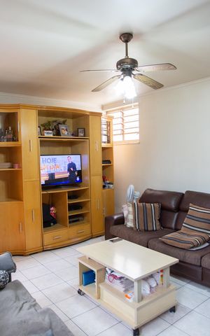 Casa à venda com 185m², 3 quartos e 2 vagas Casa à venda com 185m², 3 quartos e 2 vagasSALA
