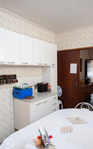 Casa à venda com 185m², 3 quartos e 2 vagas Casa à venda com 185m², 3 quartos e 2 vagasCOZINHA