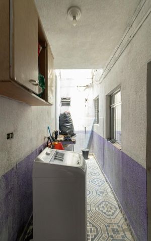 Casa à venda com 75m², 4 quartos e 2 vagas Casa à venda com 75m², 4 quartos e 2 vagasCasa 1 - Área de Serviço