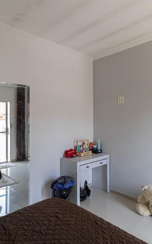 Casa à venda com 75m², 4 quartos e 2 vagas Casa à venda com 75m², 4 quartos e 2 vagasCasa 3 - Suíte