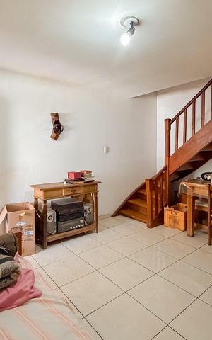 Casa à venda com 95m², 2 quartos e 1 vaga Casa à venda com 95m², 2 quartos e 1 vagaSala
