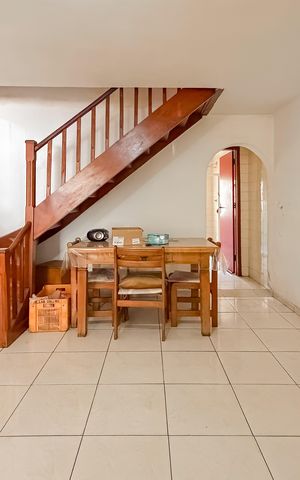 Casa à venda com 95m², 2 quartos e 1 vaga Casa à venda com 95m², 2 quartos e 1 vagaSala