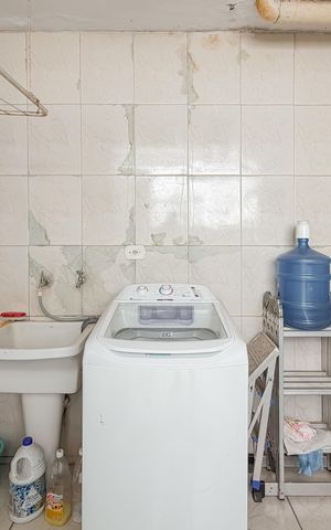 Casa à venda com 95m², 2 quartos e 1 vaga Casa à venda com 95m², 2 quartos e 1 vagaQuintal e Área de Serviço