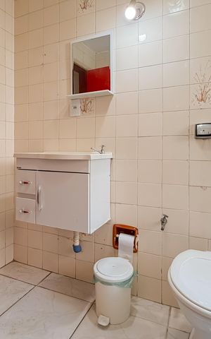 Casa à venda com 95m², 2 quartos e 1 vaga Casa à venda com 95m², 2 quartos e 1 vagaBanheiro Térreo
