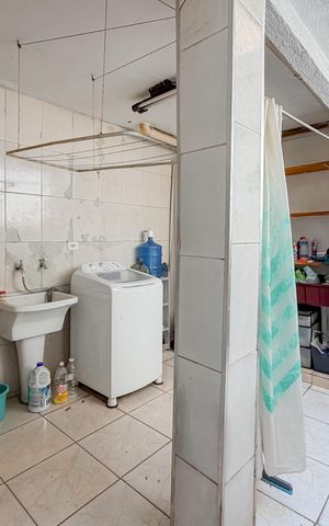 Casa à venda com 95m², 2 quartos e 1 vaga Casa à venda com 95m², 2 quartos e 1 vagaQuintal e Área de Serviço