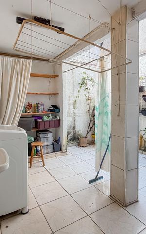 Casa à venda com 95m², 2 quartos e 1 vaga Casa à venda com 95m², 2 quartos e 1 vagaQuintal e Área de Serviço