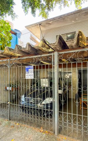 Casa à venda com 95m², 2 quartos e 1 vaga Casa à venda com 95m², 2 quartos e 1 vagaFachada + Plaquinha