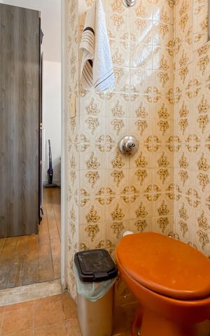Casa à venda com 95m², 2 quartos e 1 vaga Casa à venda com 95m², 2 quartos e 1 vagaBanheiro da Suíte