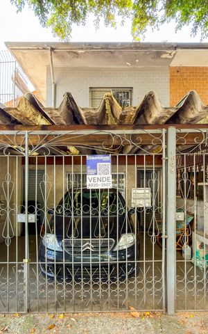 Casa à venda com 95m², 2 quartos e 1 vaga Casa à venda com 95m², 2 quartos e 1 vagaFachada