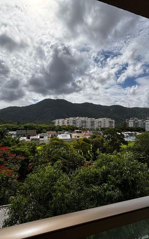 Apartamento à venda com 65m², 2 quartos e 1 vaga Apartamento à venda com 65m², 2 quartos e 1 vagaVaranda