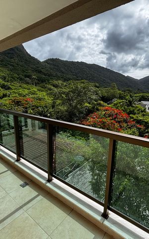 Apartamento à venda com 65m², 2 quartos e 1 vaga Apartamento à venda com 65m², 2 quartos e 1 vagaVaranda