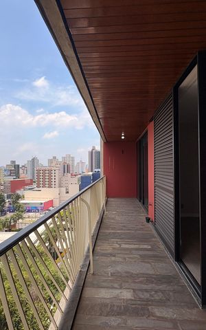 Apartamento à venda com 290m², 3 quartos e 4 vagasSacada entre sala de estar e suítes 