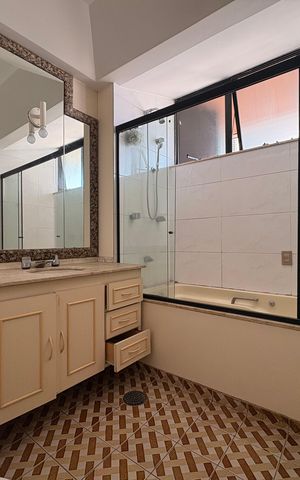 Apartamento à venda com 290m², 3 quartos e 4 vagasBanheiro da suíte 1
