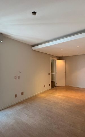 Apartamento à venda com 290m², 3 quartos e 4 vagasSuite 2