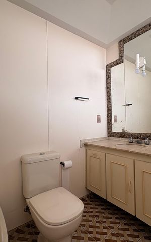 Apartamento à venda com 290m², 3 quartos e 4 vagasBanheiro da suíte 1