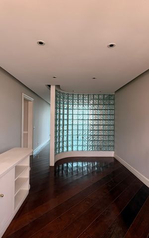 Apartamento à venda com 290m², 3 quartos e 4 vagasEscritório