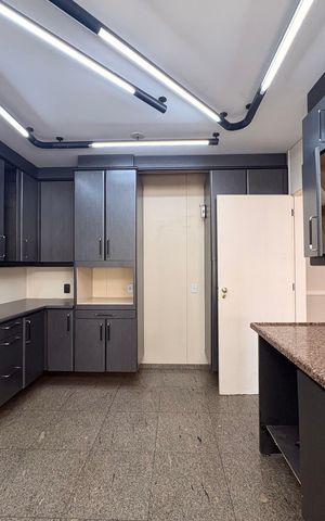Apartamento à venda com 290m², 3 quartos e 4 vagasCozinha