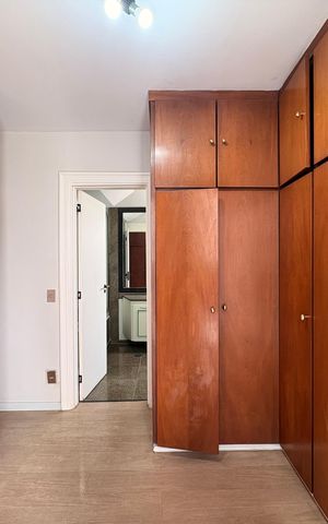 Apartamento à venda com 290m², 3 quartos e 4 vagasCloset suite 2