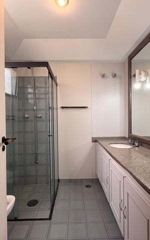 Apartamento à venda com 290m², 3 quartos e 4 vagasBanheiro da suíte 3