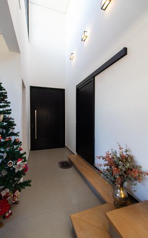 Casa de condomínio à venda com 253m², 3 quartos e 4 vagas Casa de condomínio à venda com 253m², 3 quartos e 4 vagasHALL