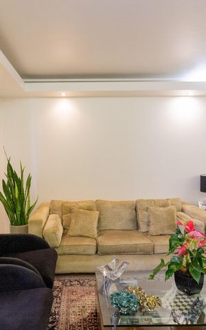 Apartamento à venda com 190m², 3 quartos e 4 vagas Apartamento à venda com 190m², 3 quartos e 4 vagasSala de Estar